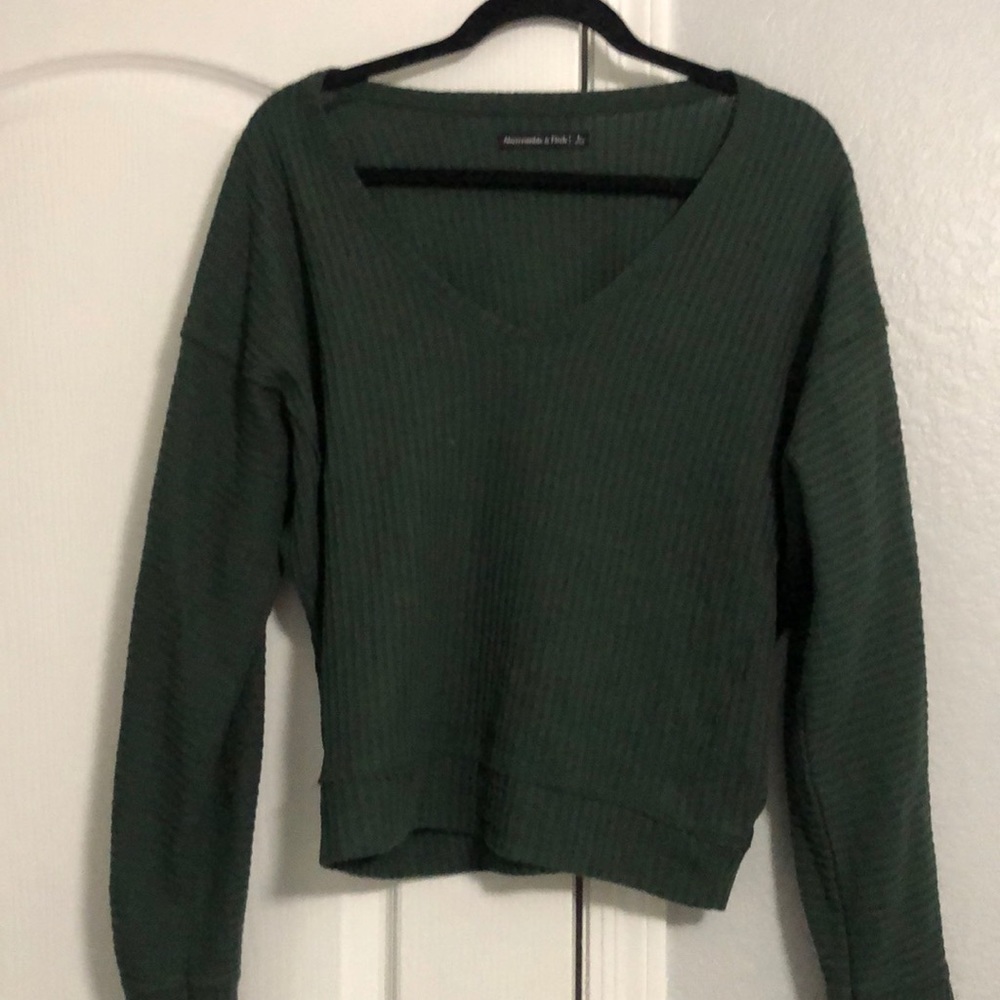 army green long sleeve scoop neck